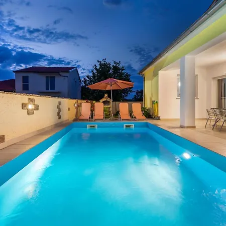 Holiday home Amazing In Valbandon With Wifi