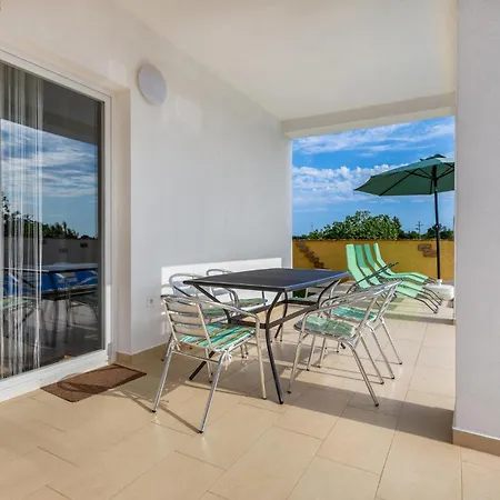 Holiday home Amazing In Valbandon With Wifi *