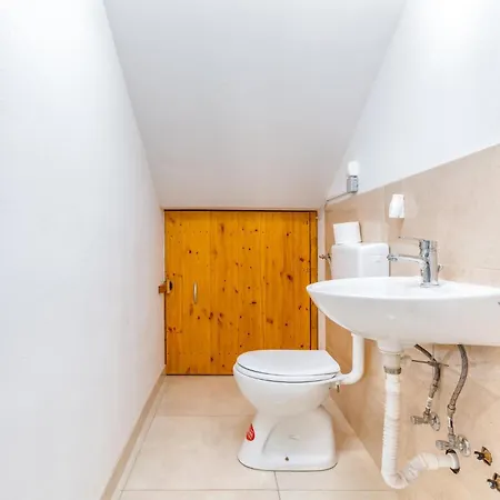 Four-bedroom In Valbandon