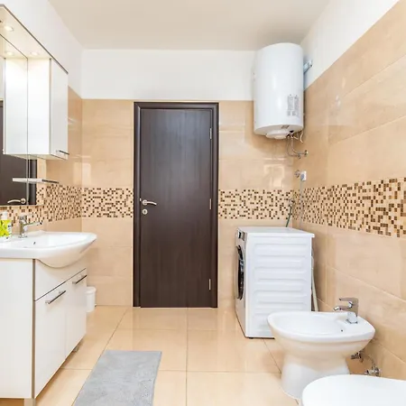 Four-bedroom In * Valbandon