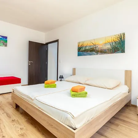 Four-bedroom In Vakantiehuis Valbandon