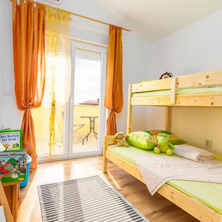 Vakantiehuis Four-bedroom In